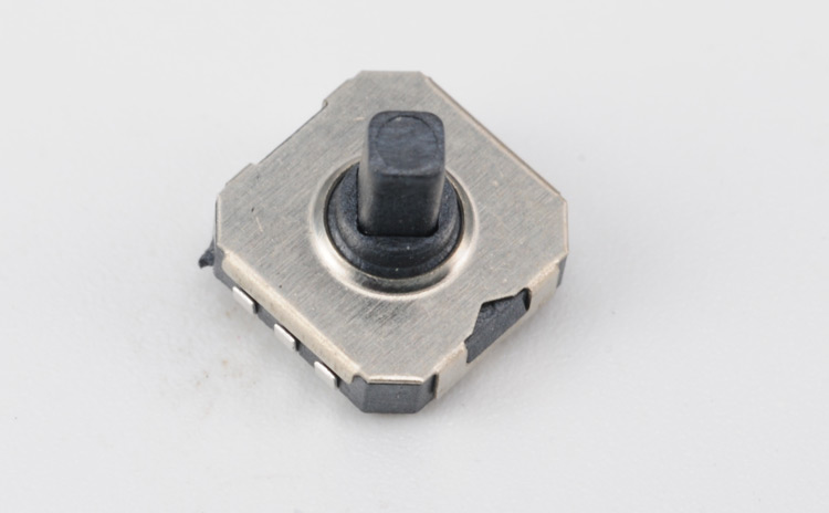 電視機顯示器上使用開機鍵五向開關